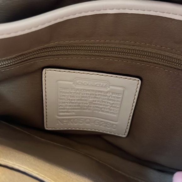 COPY - EUC Coach Bag - Picture 5 of 8